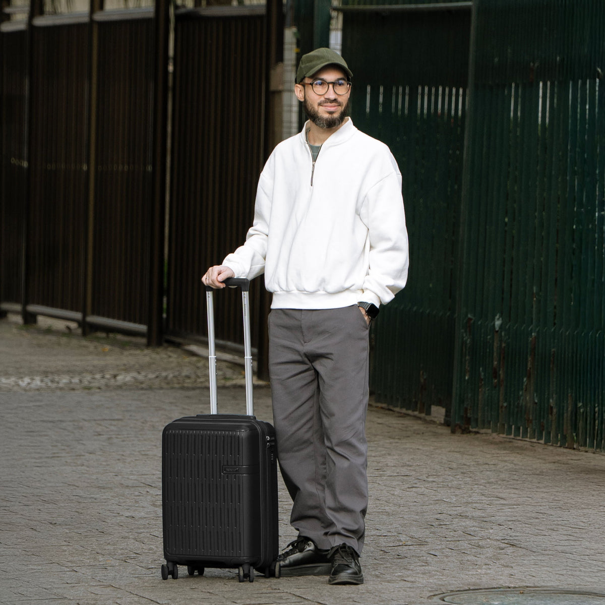 Mala de Bordo 10kg Polipropileno 4 Rodas Santiago Preta